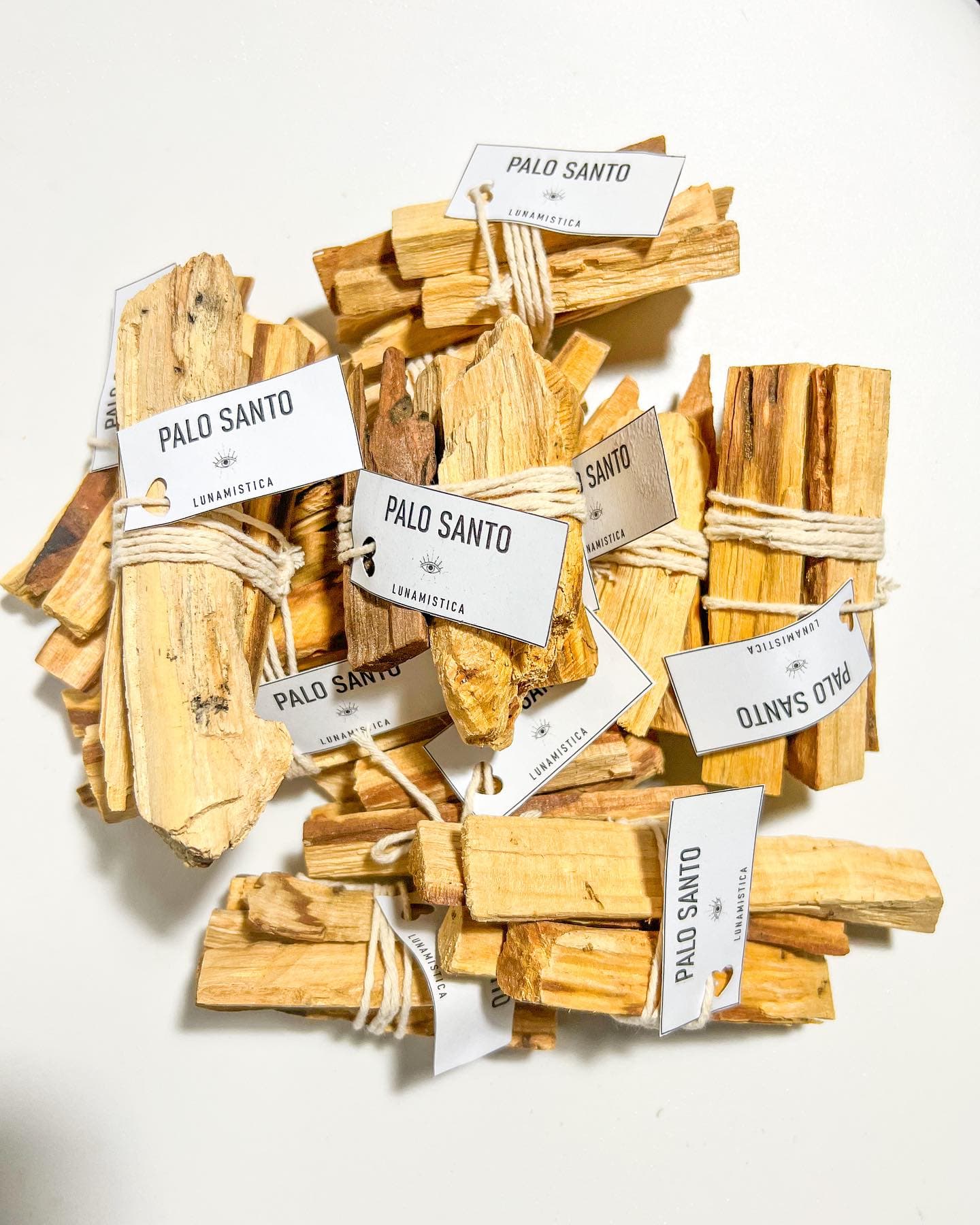 Ramilletes de palo santo con su etiqueta